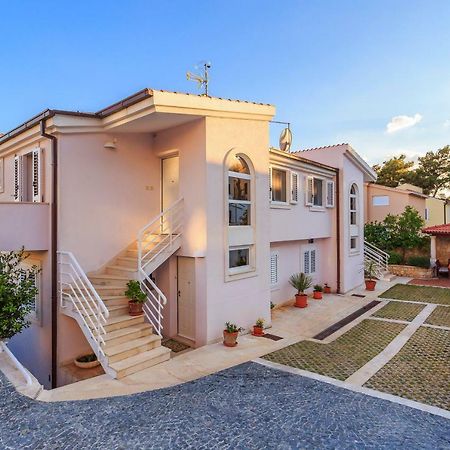 Holiday Home Lola, Sea On A Palm! Heated Pool تروغير المظهر الخارجي الصورة