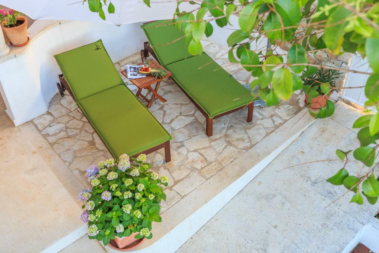 Holiday Home Lola, Sea On A Palm! Heated Pool تروغير المظهر الخارجي الصورة