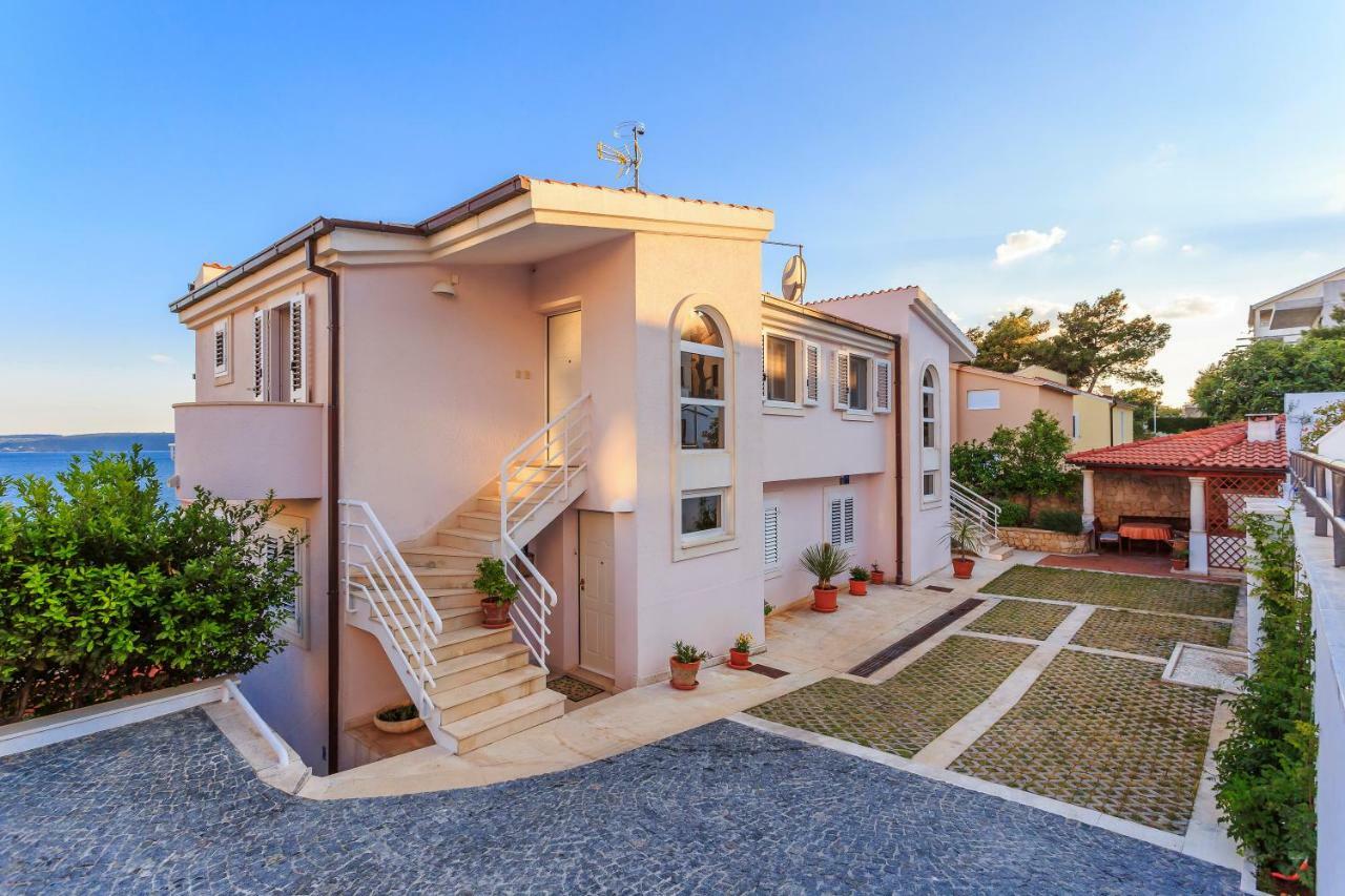 Holiday Home Lola, Sea On A Palm! Heated Pool تروغير المظهر الخارجي الصورة