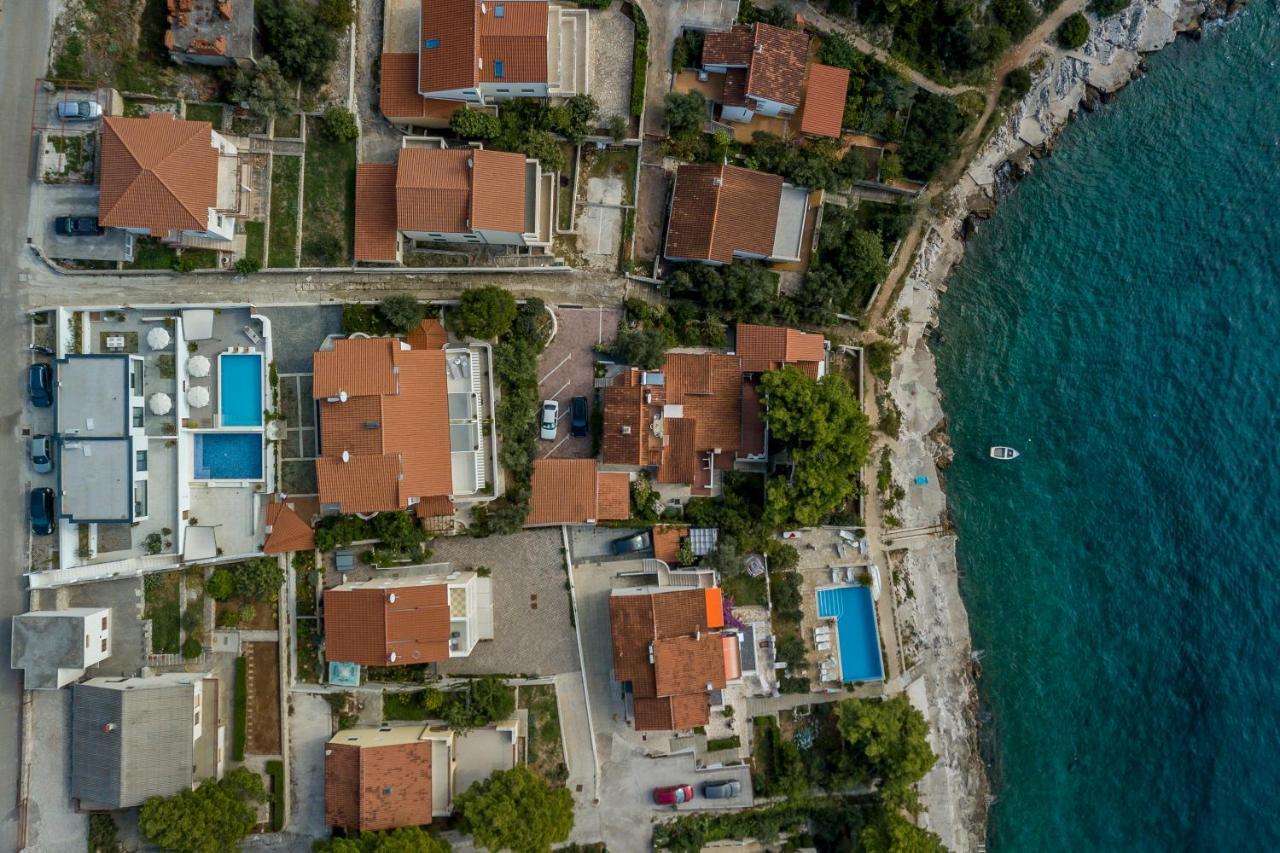 Holiday Home Lola, Sea On A Palm! Heated Pool تروغير المظهر الخارجي الصورة